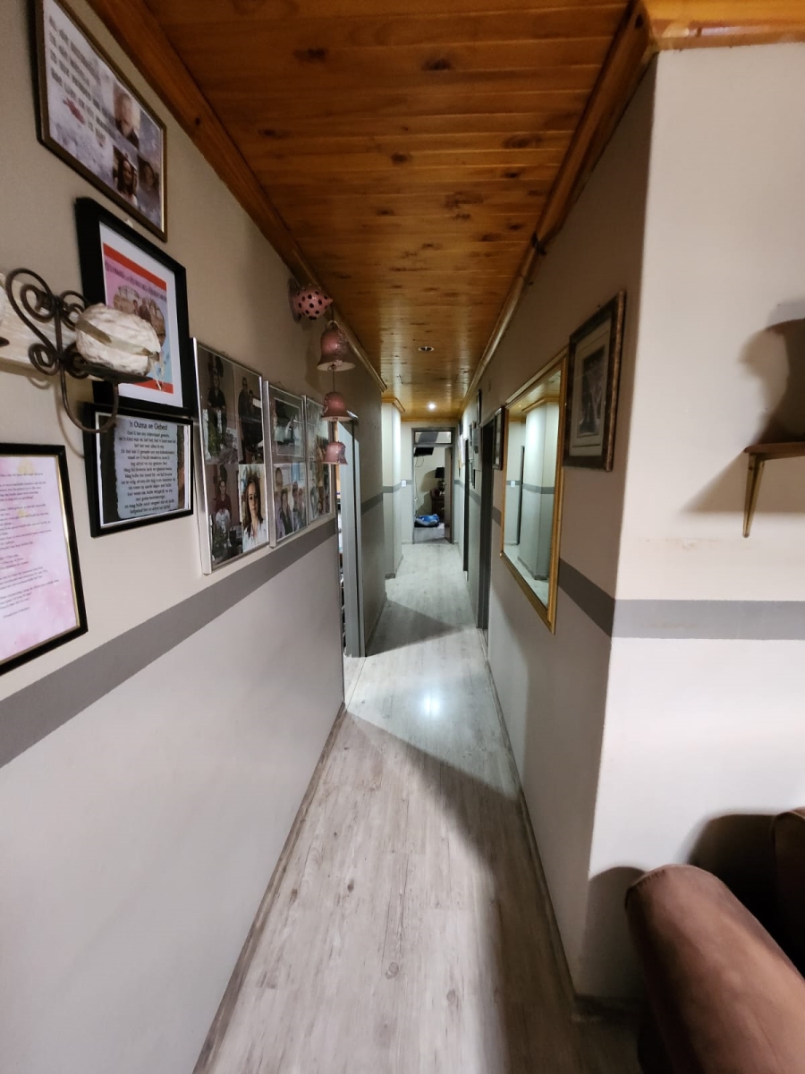 6 Bedroom Property for Sale in Vaalpark Free State